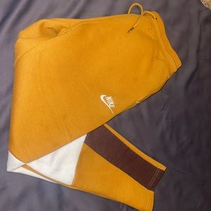 Men’s Nike sweatpants size 11